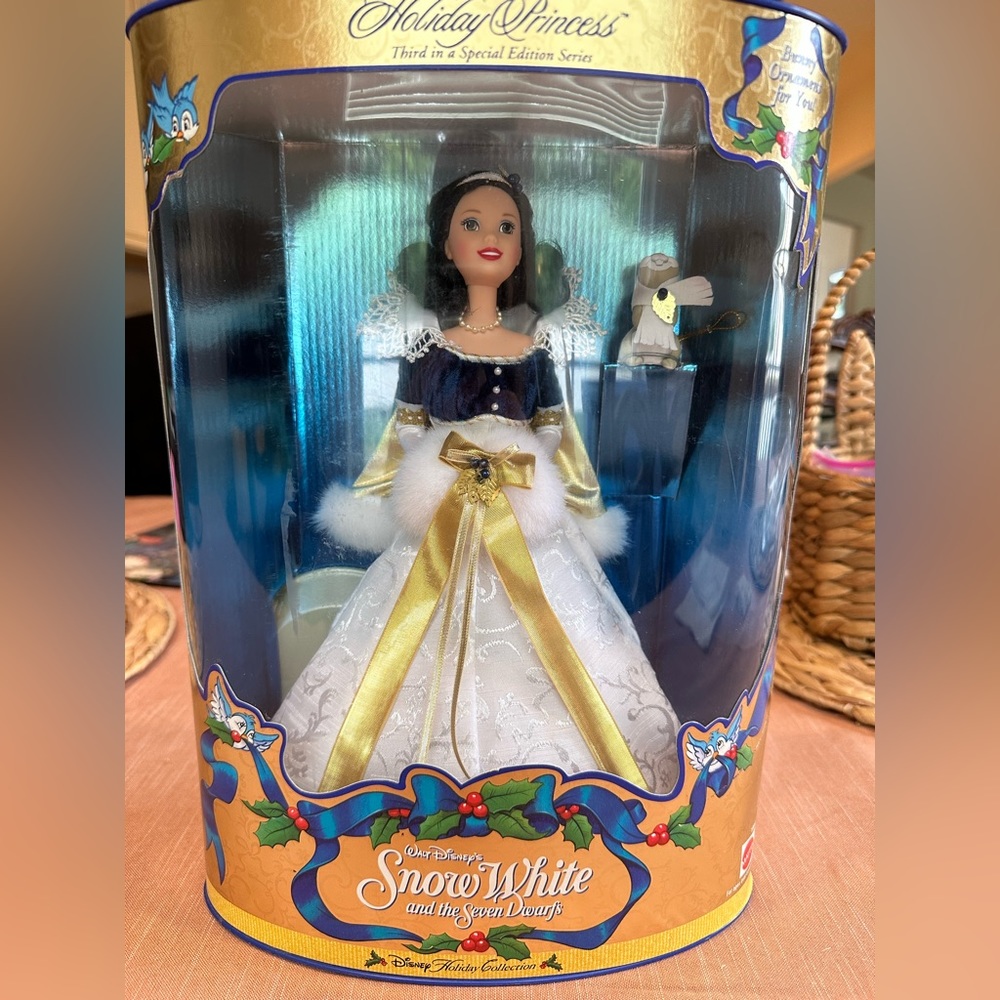 Disney Holiday Princess Snow White Barbie Doll Mattel 1998 NRFB